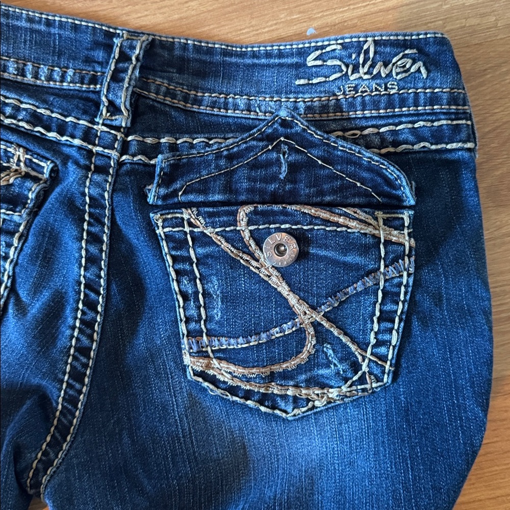 SILVER JEANS CO. Suki Contrast Stitching Medium Rise Boot Cut Jeans W28 L30